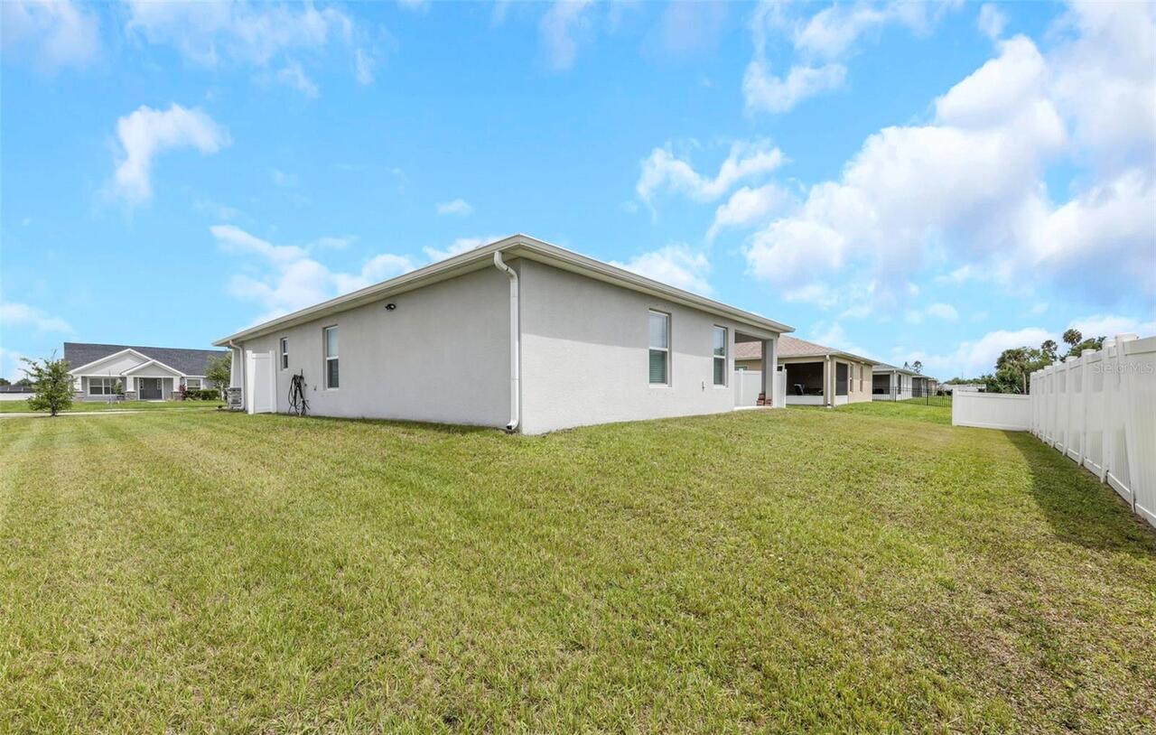 Listing Photo 11