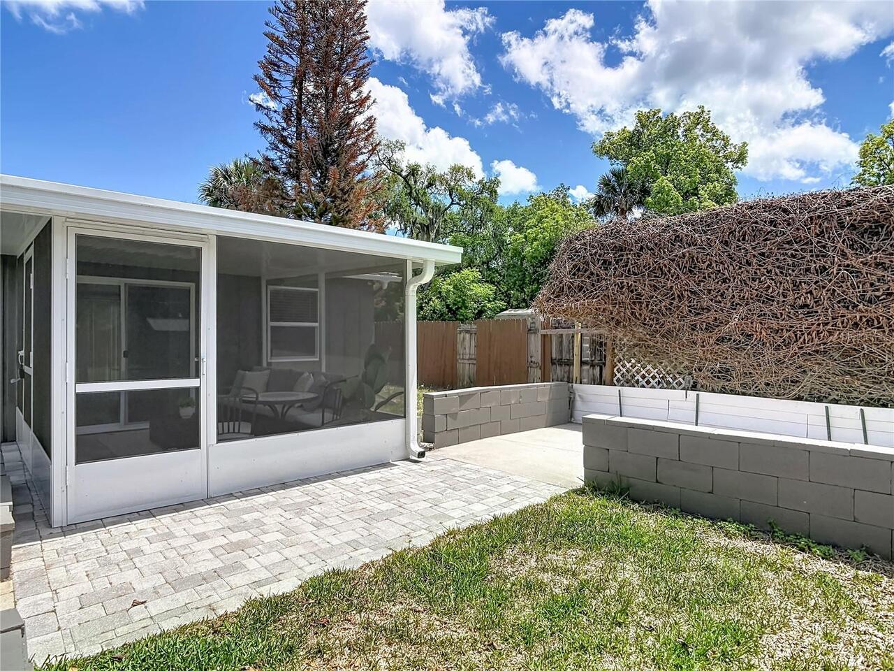 Listing Photo 9