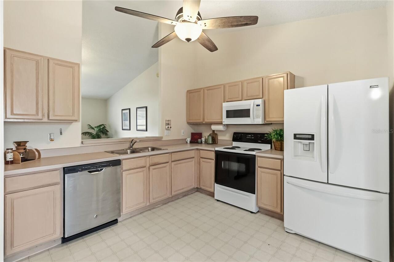 Listing Photo 16