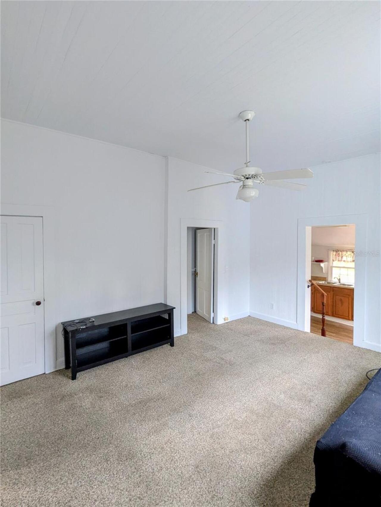 Listing Photo 9