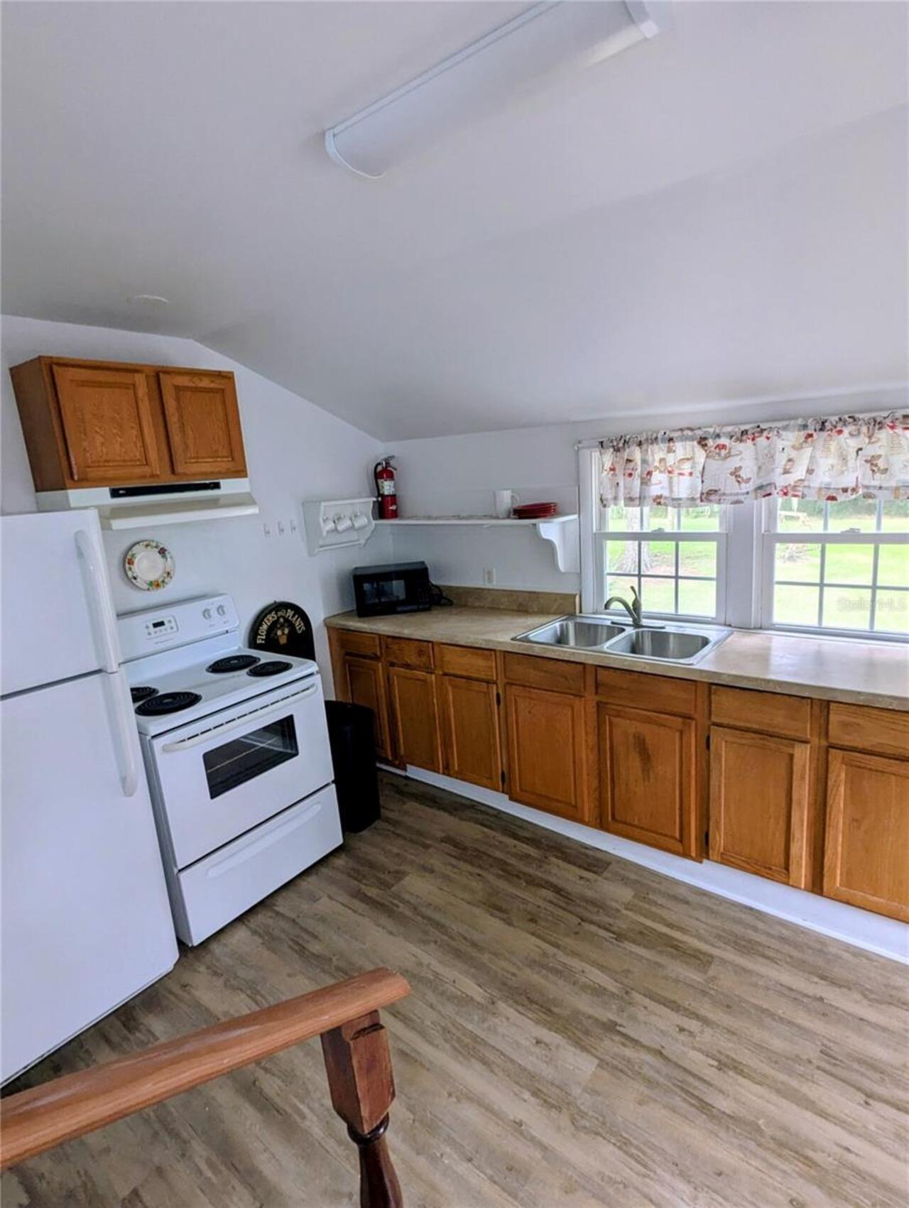 Listing Photo 11