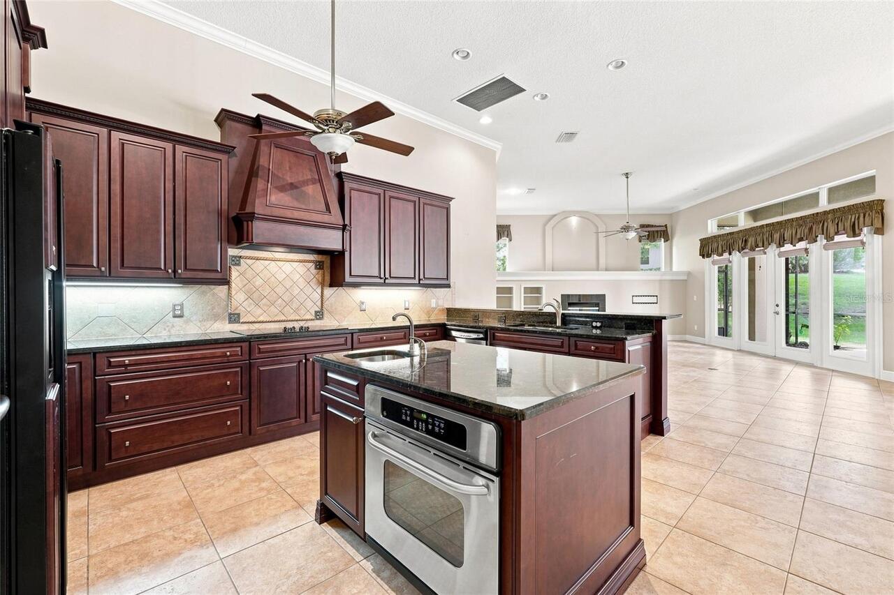 Listing Photo 11