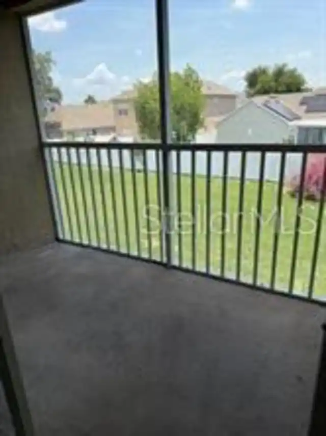 Listing Photo 12