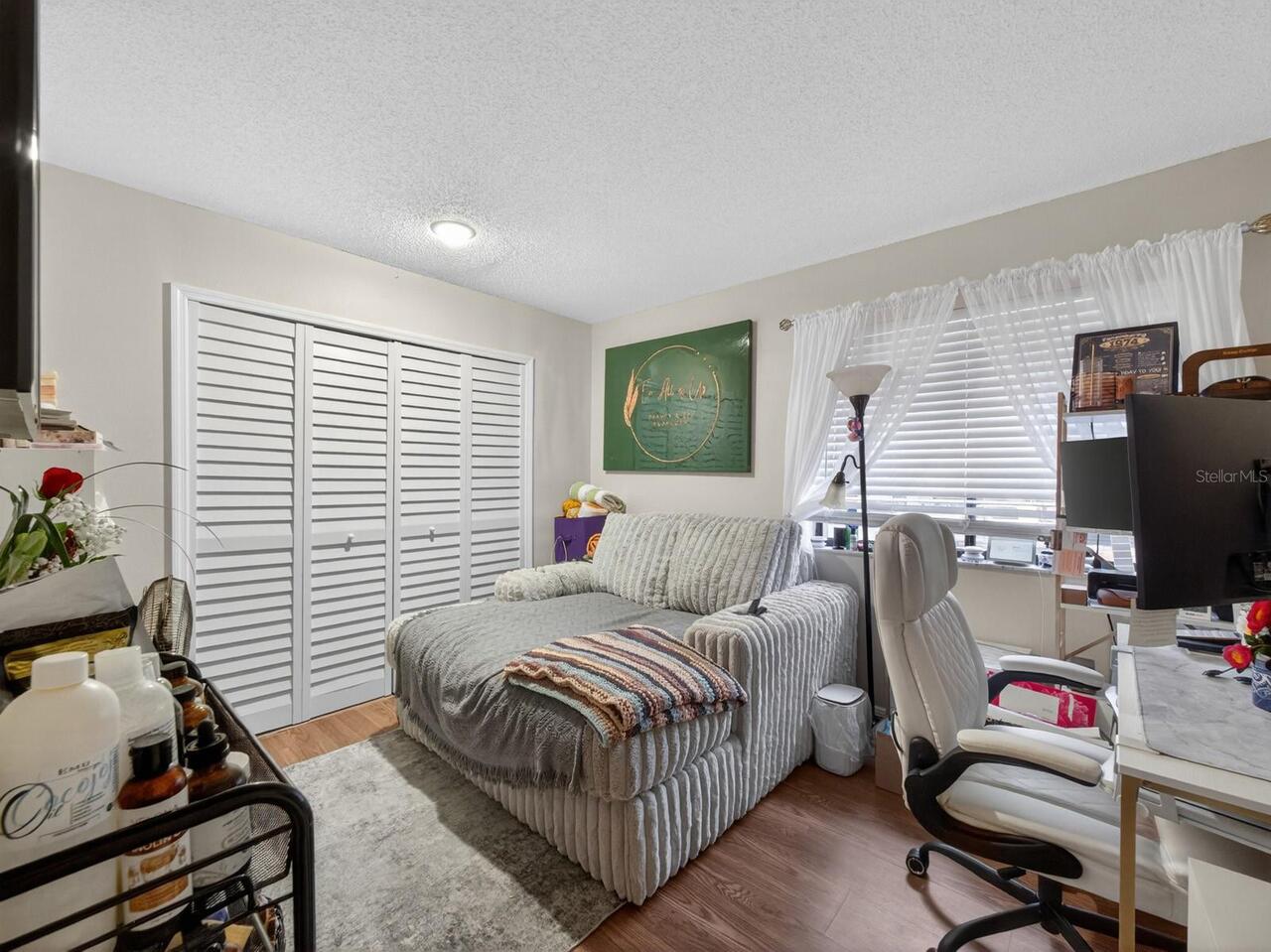 Listing Photo 11