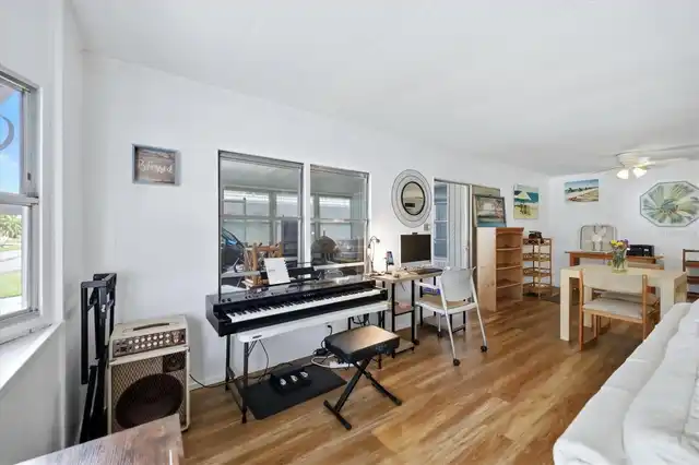 Listing Photo 9