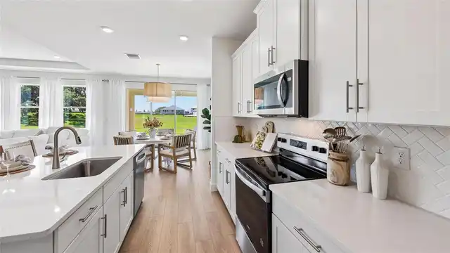 Listing Photo 10