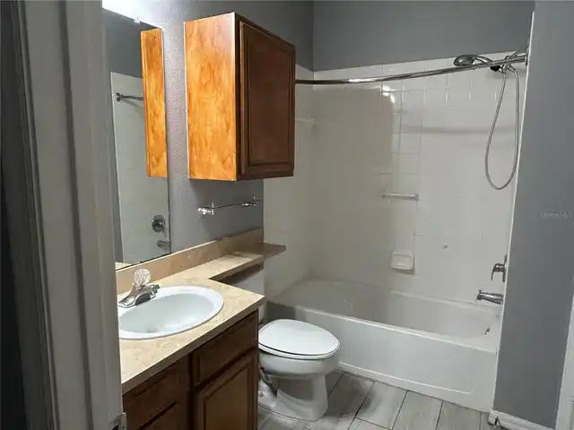 Listing Photo 9