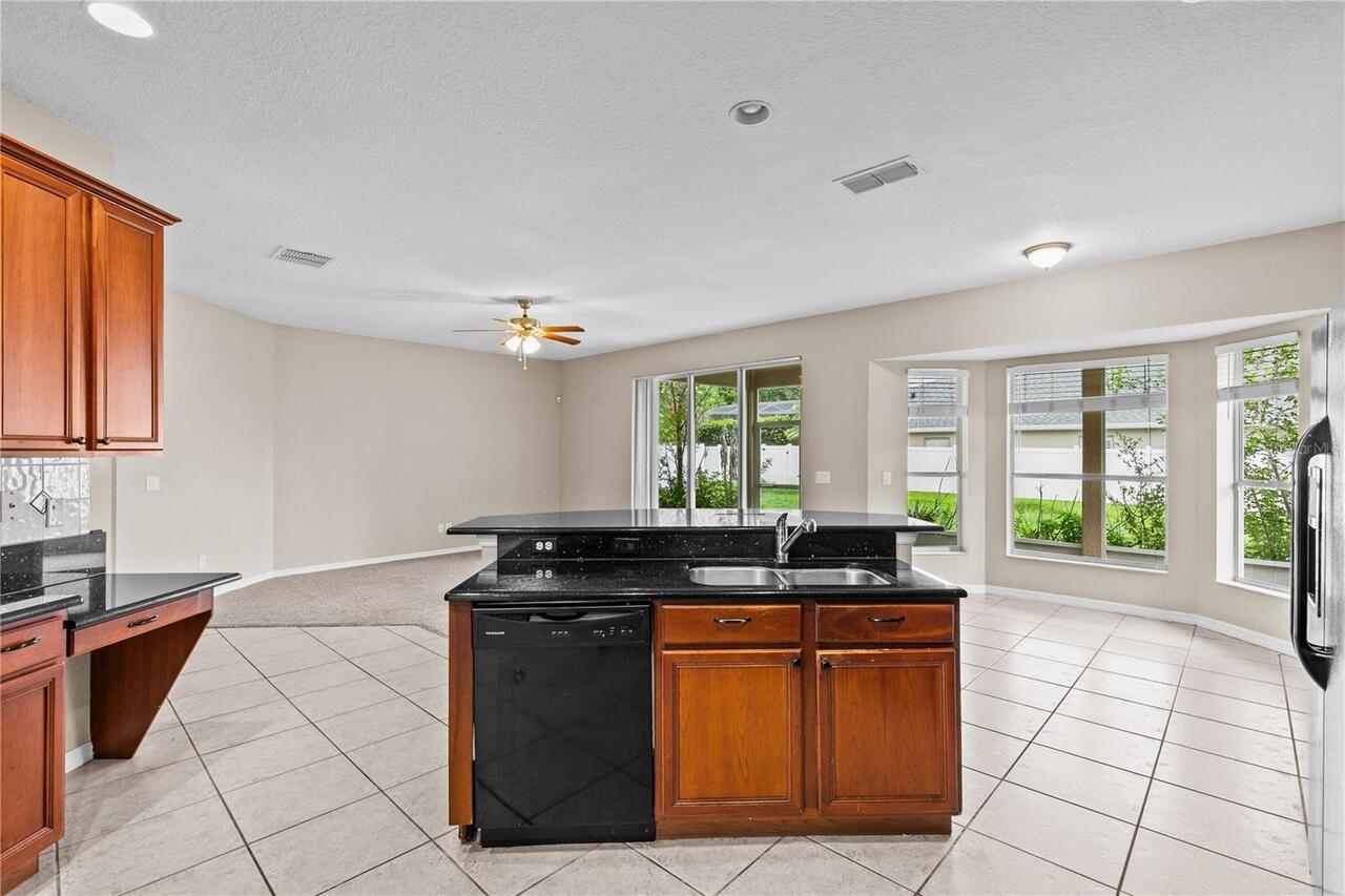 Listing Photo 12
