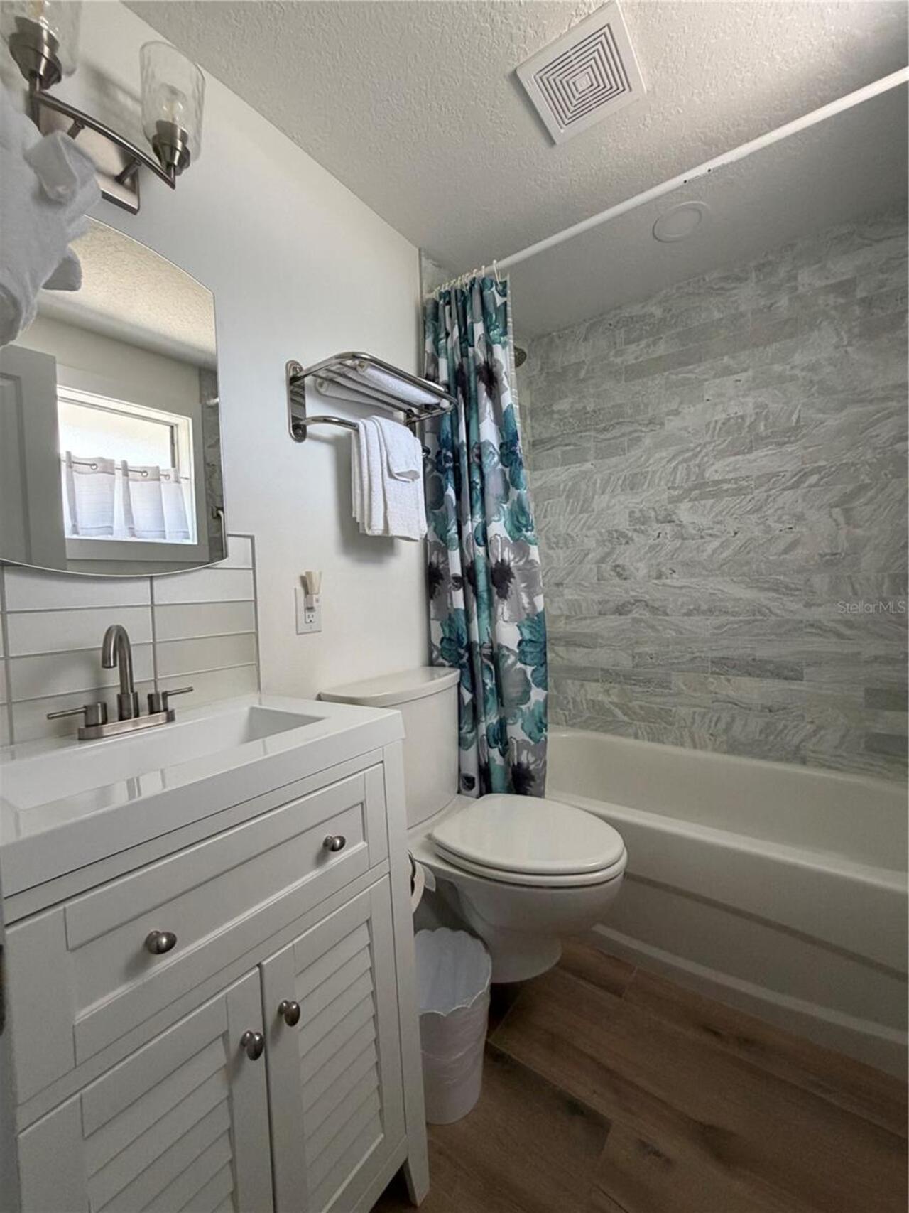 Listing Photo 14
