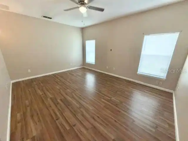 Listing Photo 12