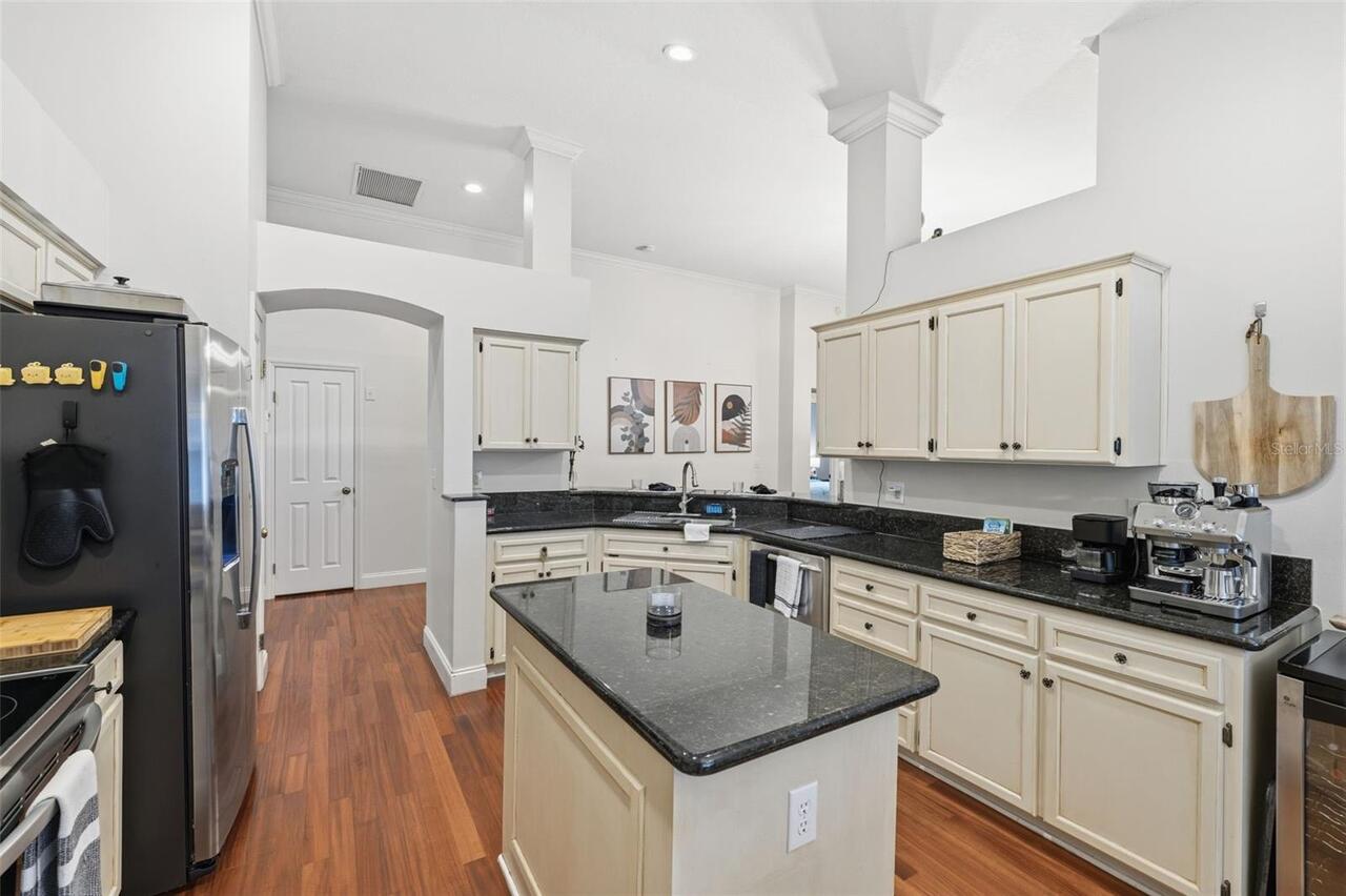 Listing Photo 8