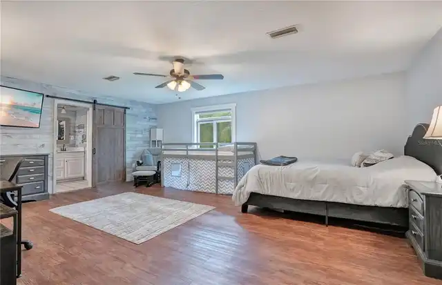 Listing Photo 17