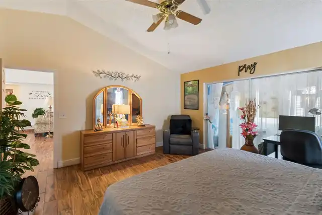 Listing Photo 11