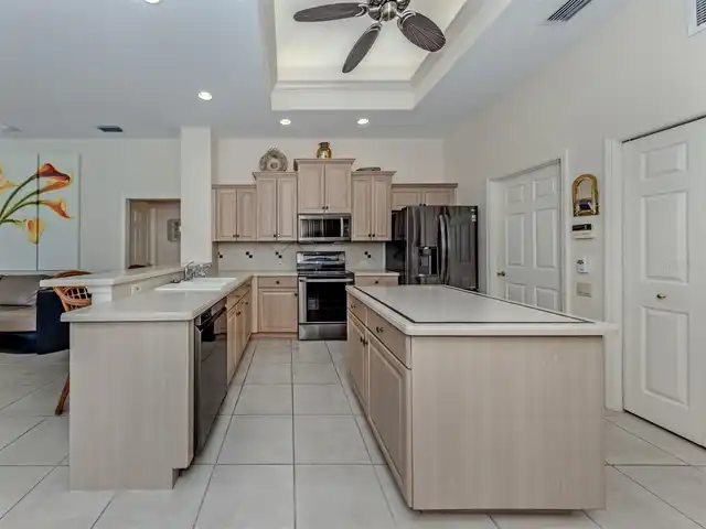 Listing Photo 10