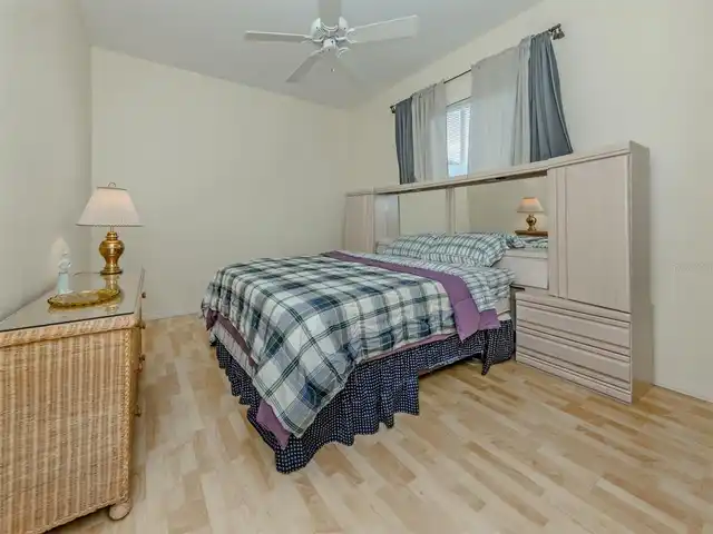 Listing Photo 22