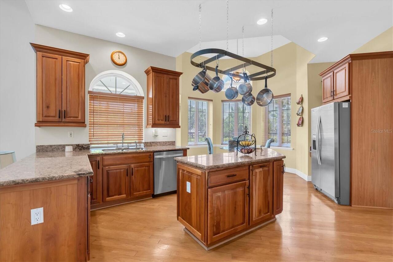 Listing Photo 11