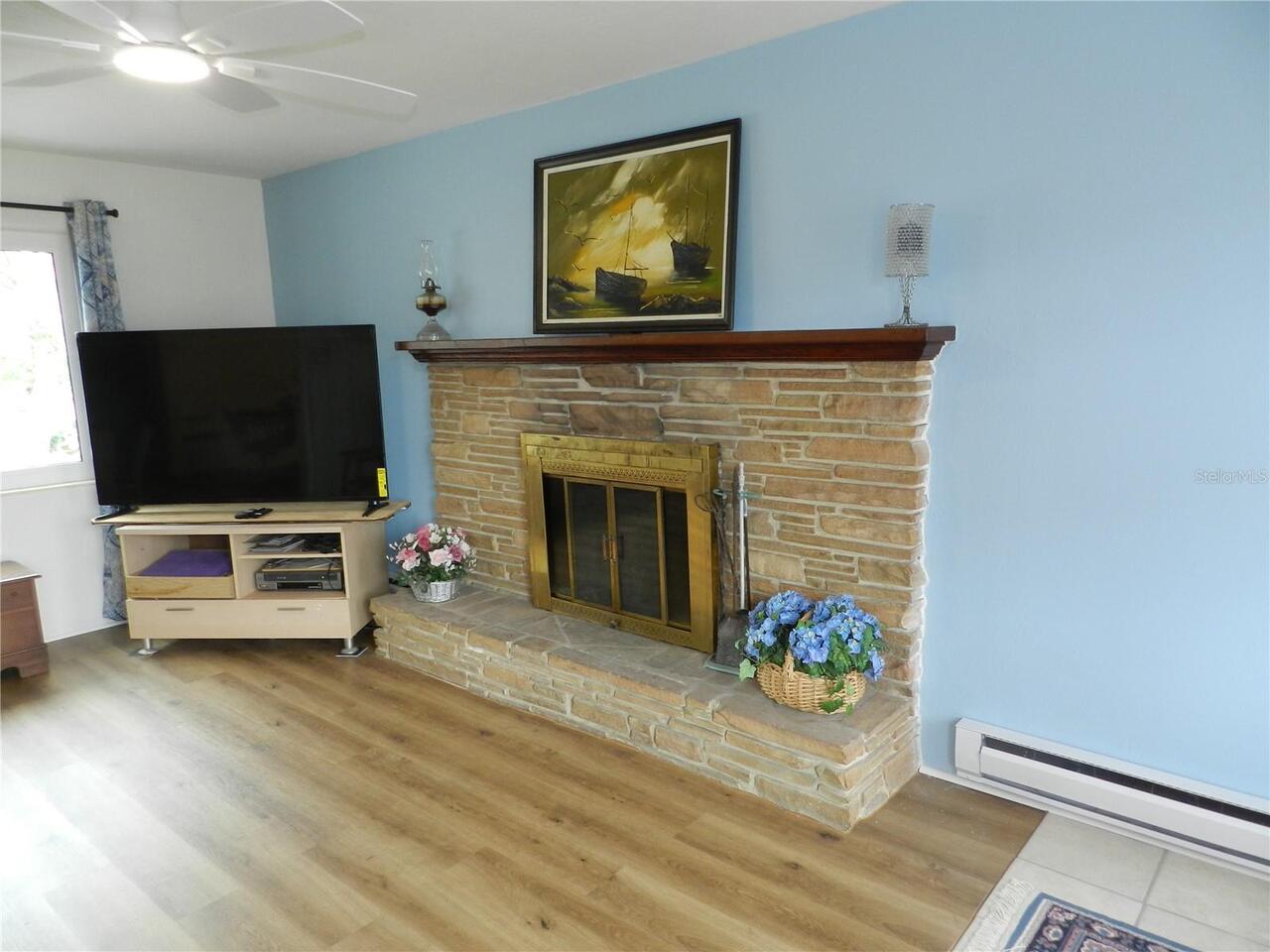 Listing Photo 8