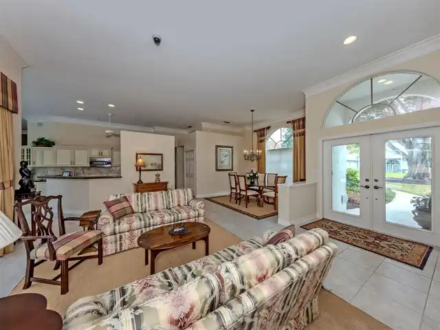 Listing Photo 9
