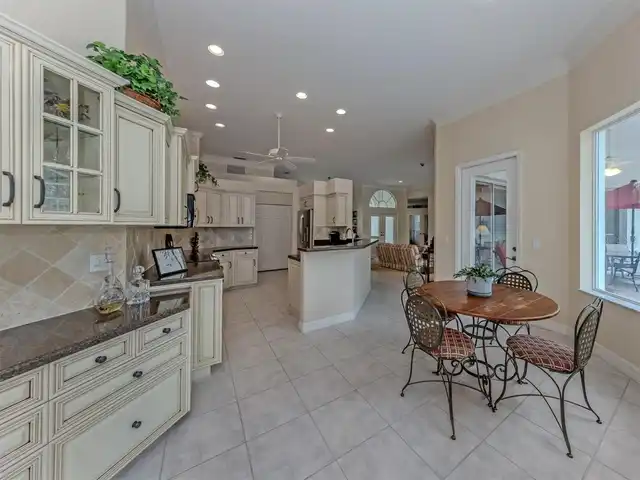 Listing Photo 14
