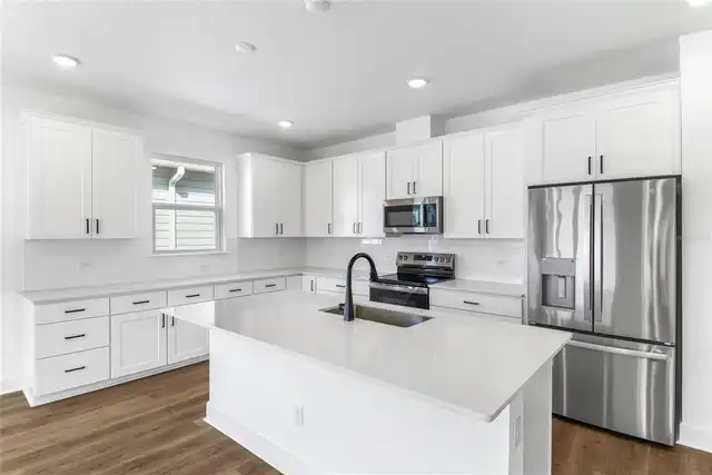Listing Photo 8