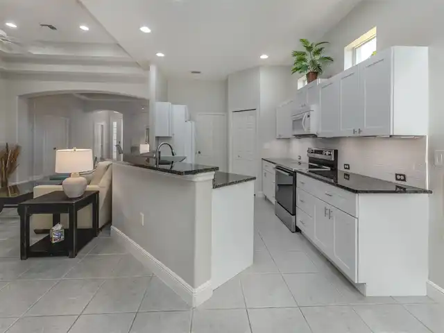 Listing Photo 11