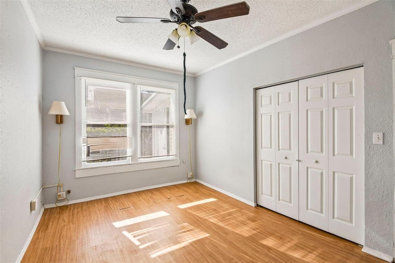 Listing Photo 11