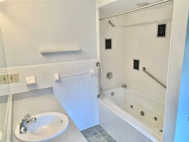 Listing Photo 19