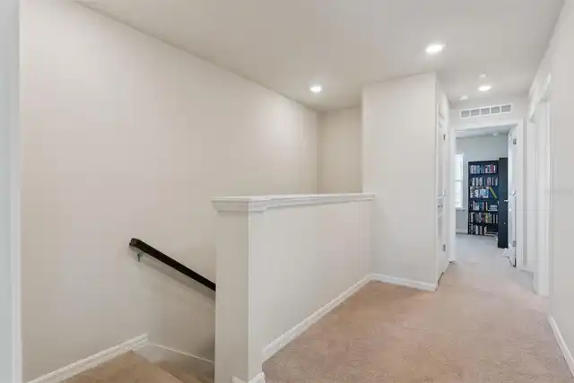 Listing Photo 12