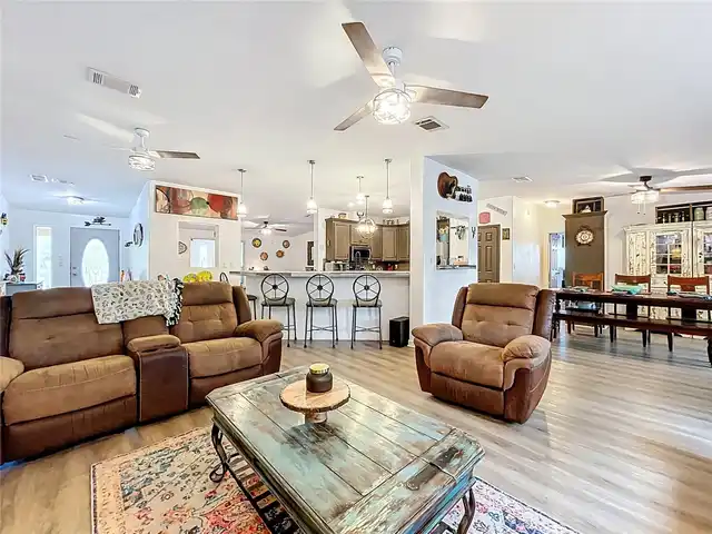 Listing Photo 22