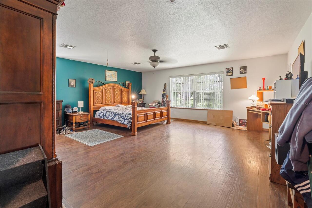 Listing Photo 17