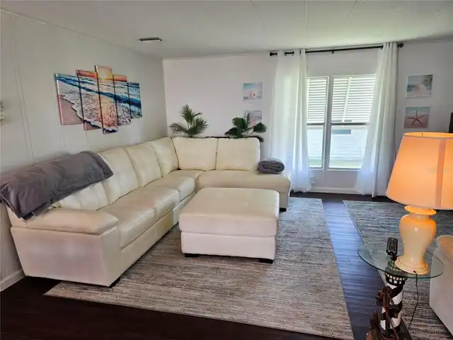 Listing Photo 9