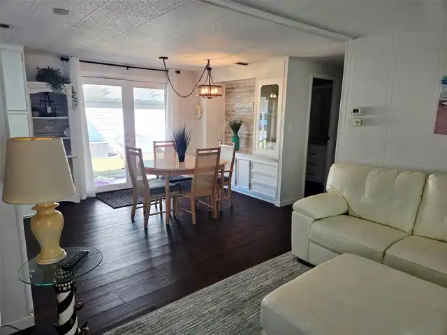 Listing Photo 11
