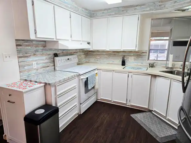 Listing Photo 15