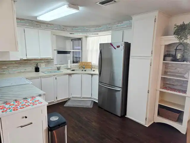 Listing Photo 16