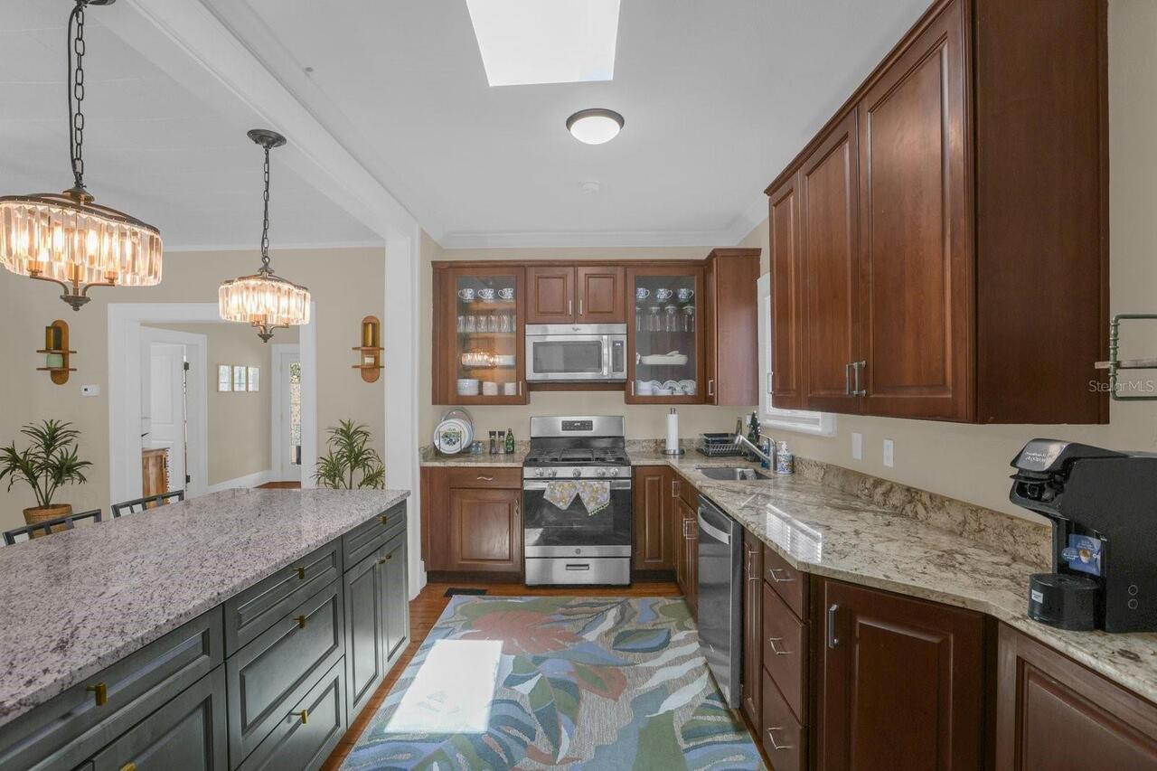 Listing Photo 8