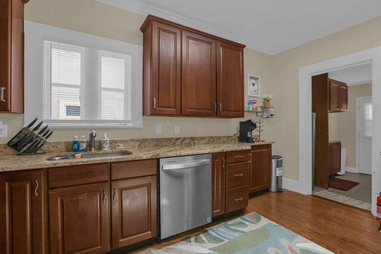 Listing Photo 11