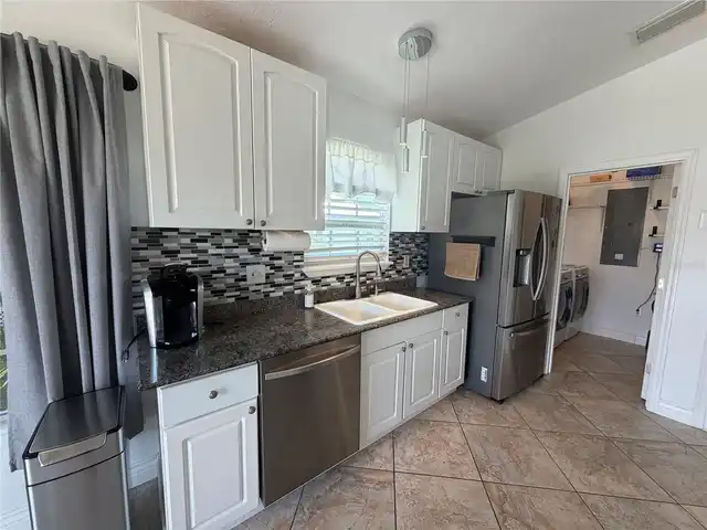 Listing Photo 10