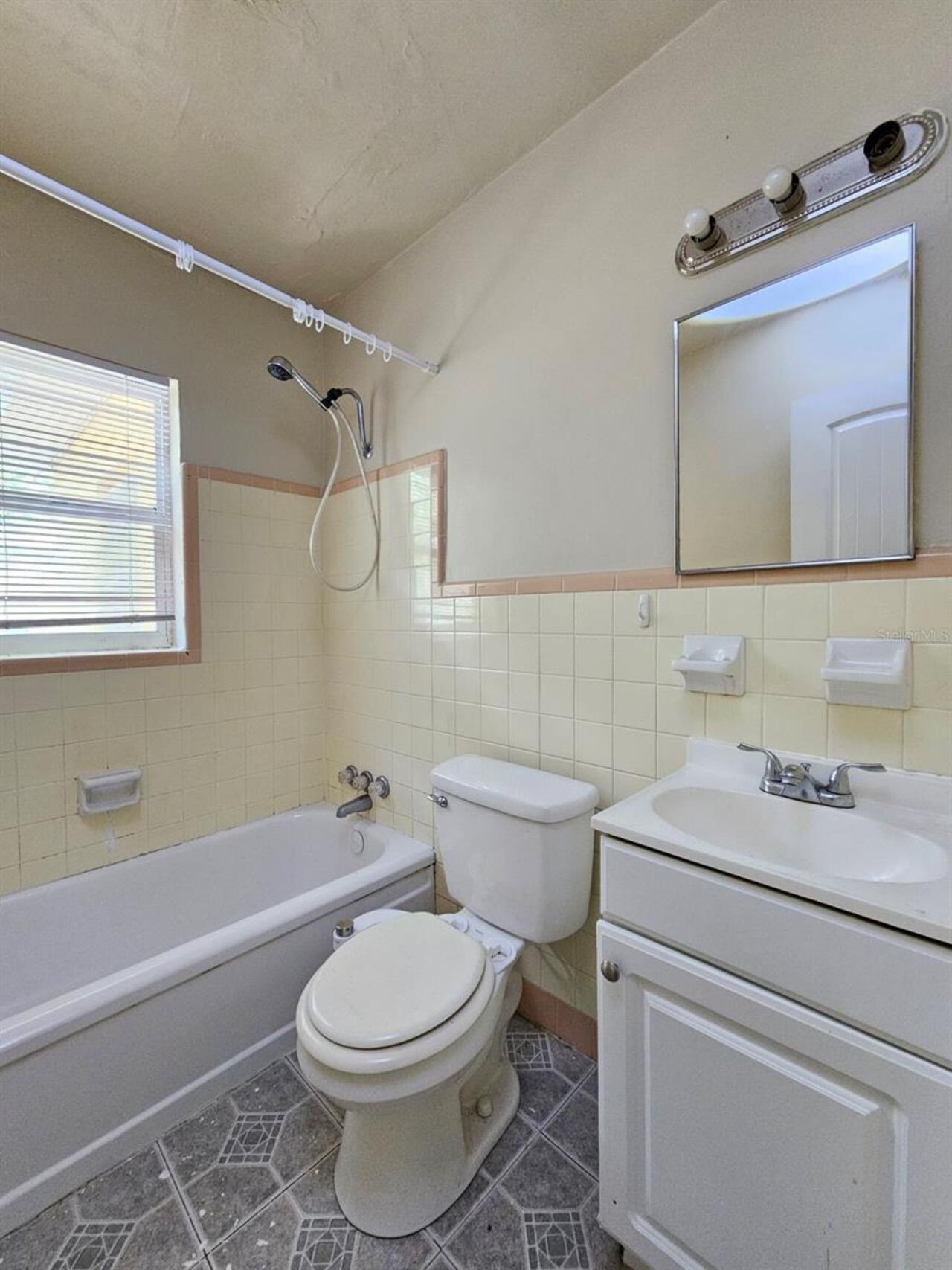Listing Photo 10