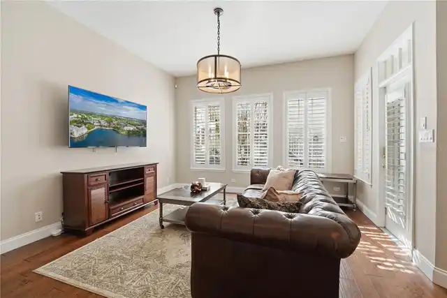 Listing Photo 12