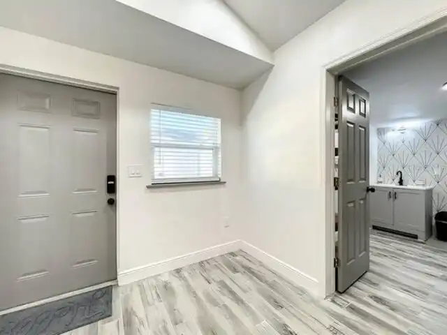 Listing Photo 7