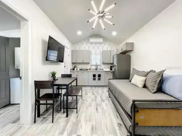 Listing Photo 8