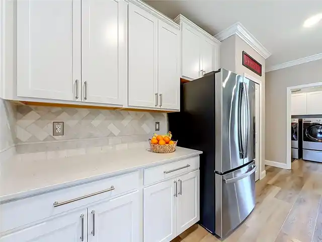 Listing Photo 14