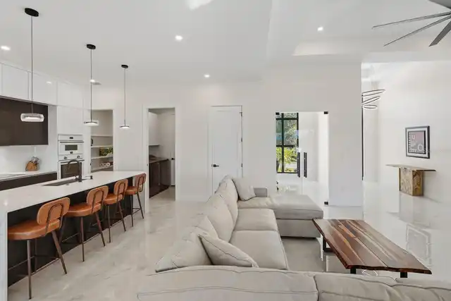 Listing Photo 18
