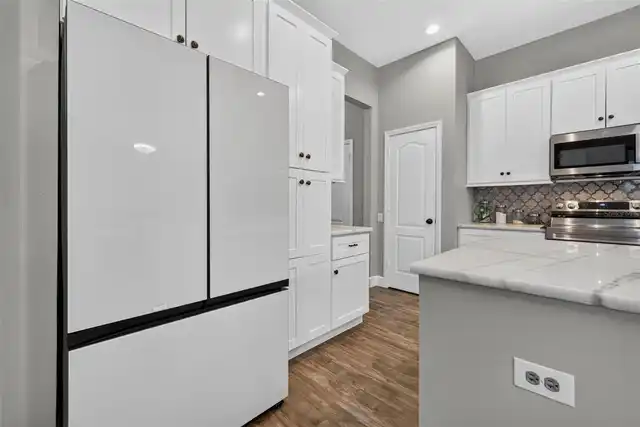 Listing Photo 11