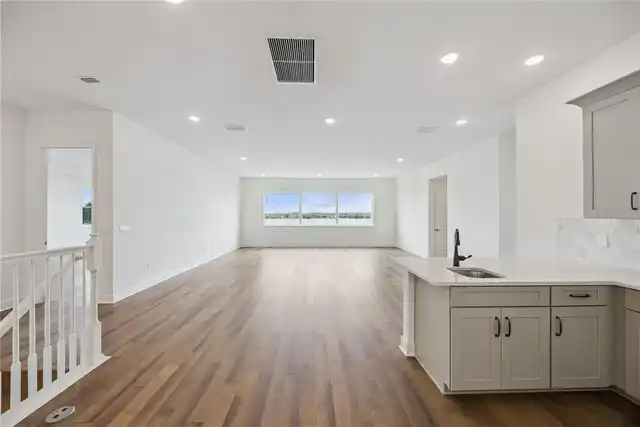 Listing Photo 11
