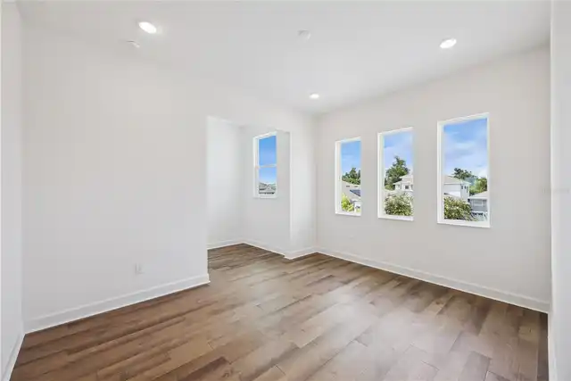 Listing Photo 15