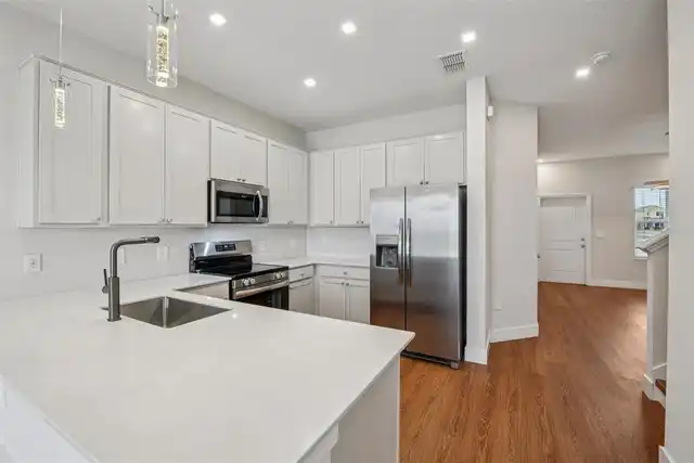 Listing Photo 16