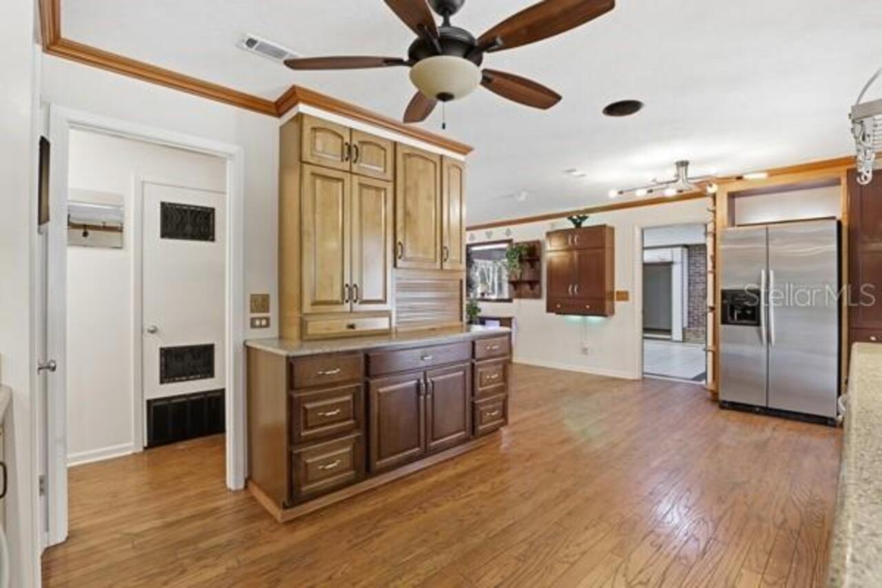 Listing Photo 15