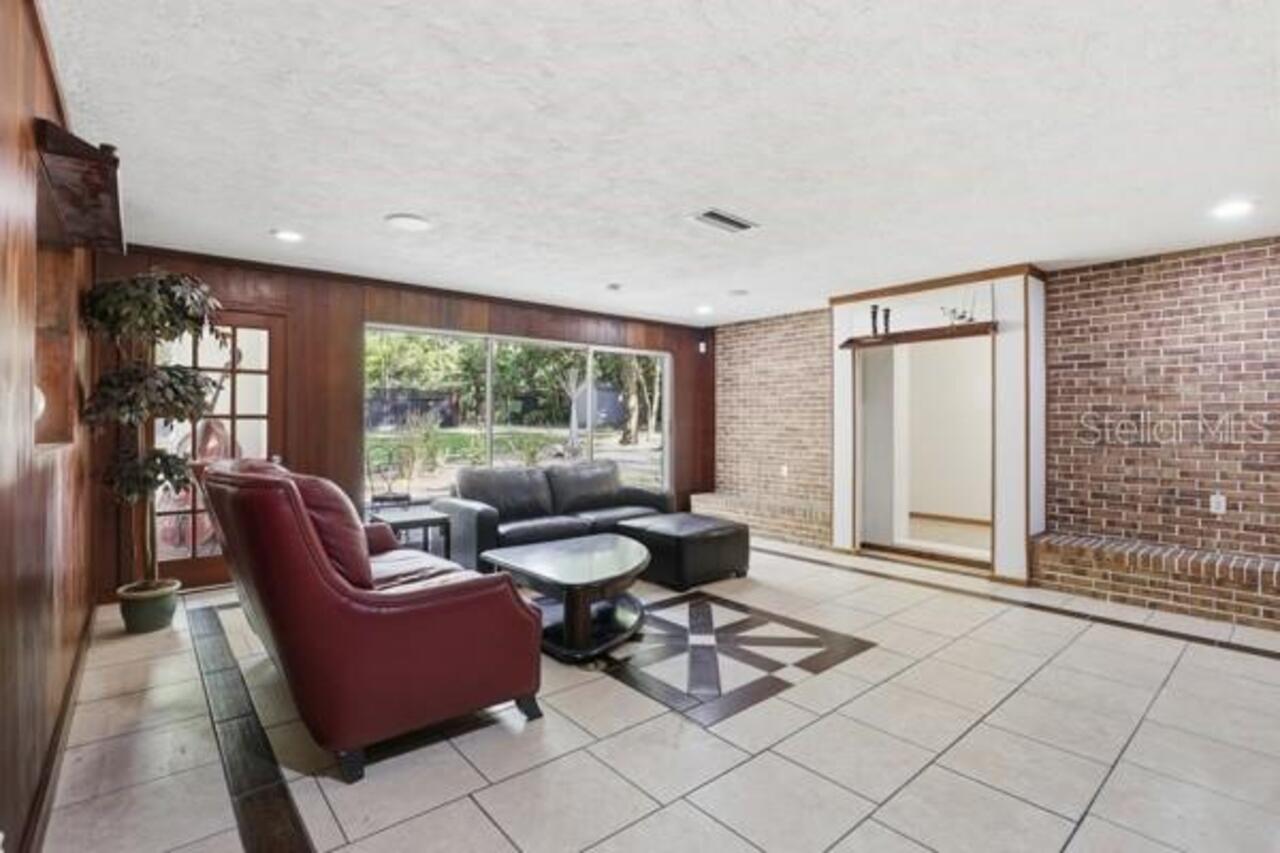 Listing Photo 17