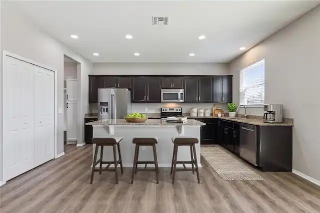 Listing Photo 14